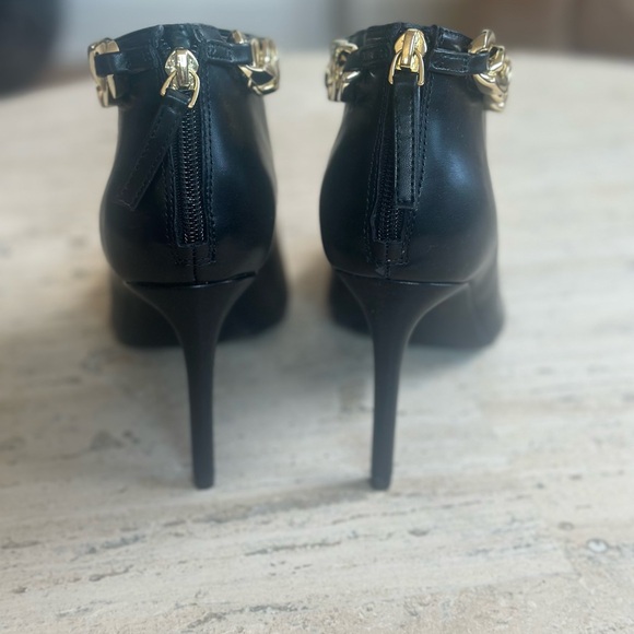 INC ( Macys) Vegan leather w/ gold chain bootie size 8 - Picture 4 of 6